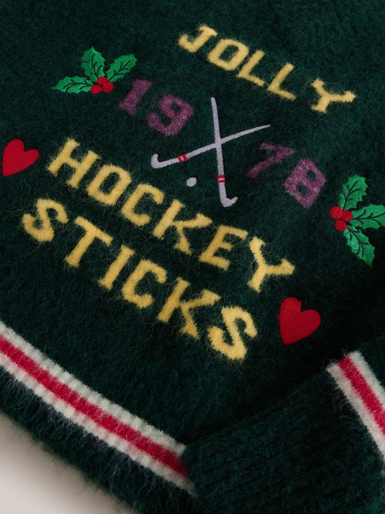 Dark Green Hockey Graphic - كنزة عيد الميلاد بكم طويل - صورة 3 من 3 Dark Green Hockey Graphic - كنزة عيد الميلاد بكم طويل - صورة 3 من 3