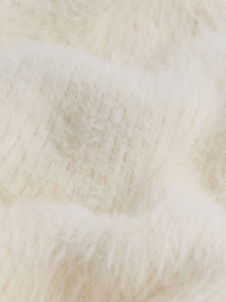 White Feather Beanie (1-16yrs) - Image 2 of 3 White Feather Beanie (1-16yrs) - Image 2 of 3