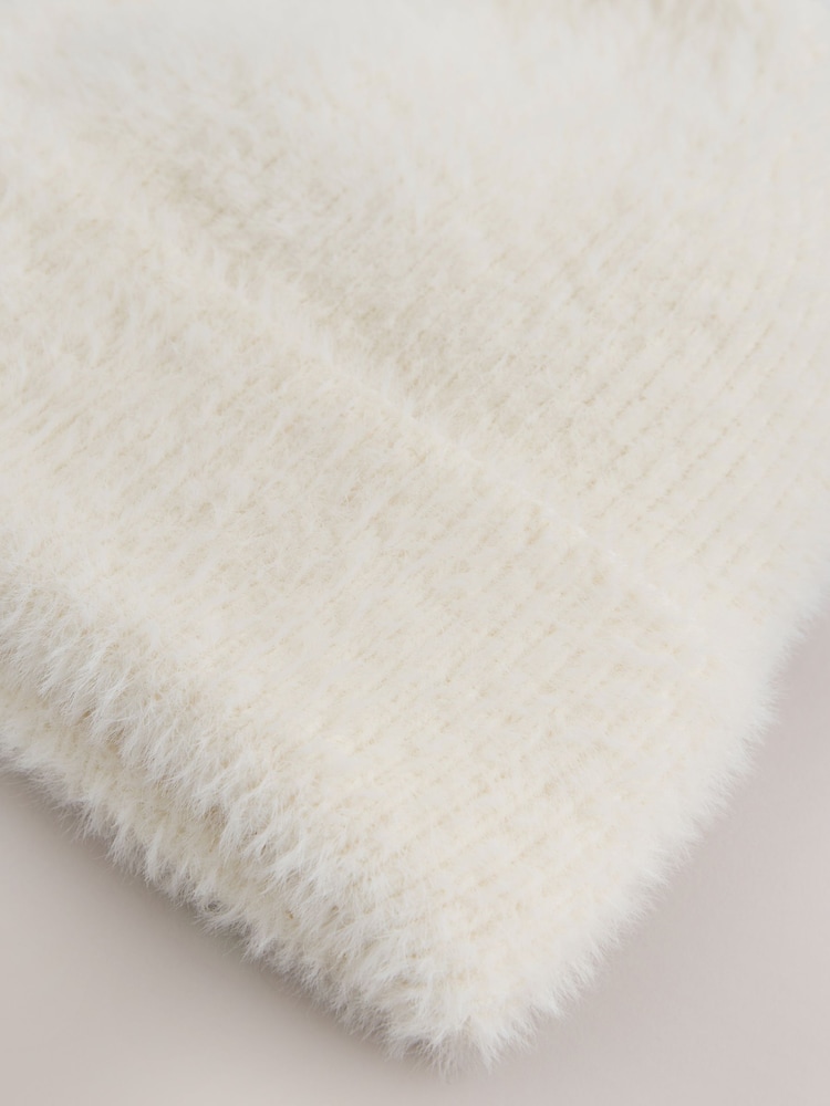 White Feather Beanie (1-16yrs) - Image 3 of 3 White Feather Beanie (1-16yrs) - Image 3 of 3