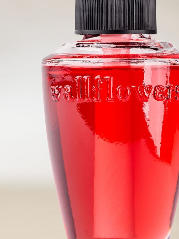 Bath & Body Works Strawberry Lover Wallflowers Fragrance Refill 24 ml - Image 2 of 4