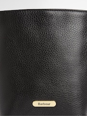 Czarny - Barbour® Cedar Mini Leather Bucket Bag - Obraz 5 z 7