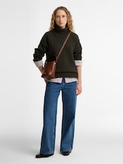 Brązowy - Barbour® Cedar Mini Leather Bucket Bag - Obraz 1 z 6