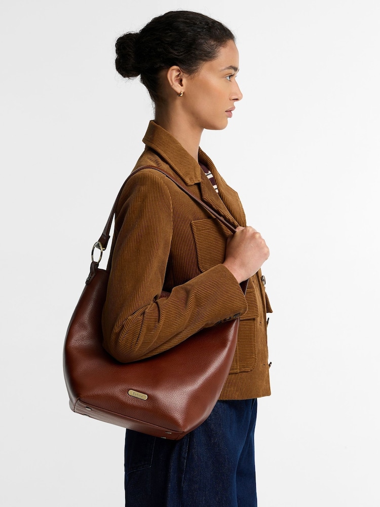 Brązowy - Barbour® Cedar Large Leather Bucket Bag - Obraz 2 z 3