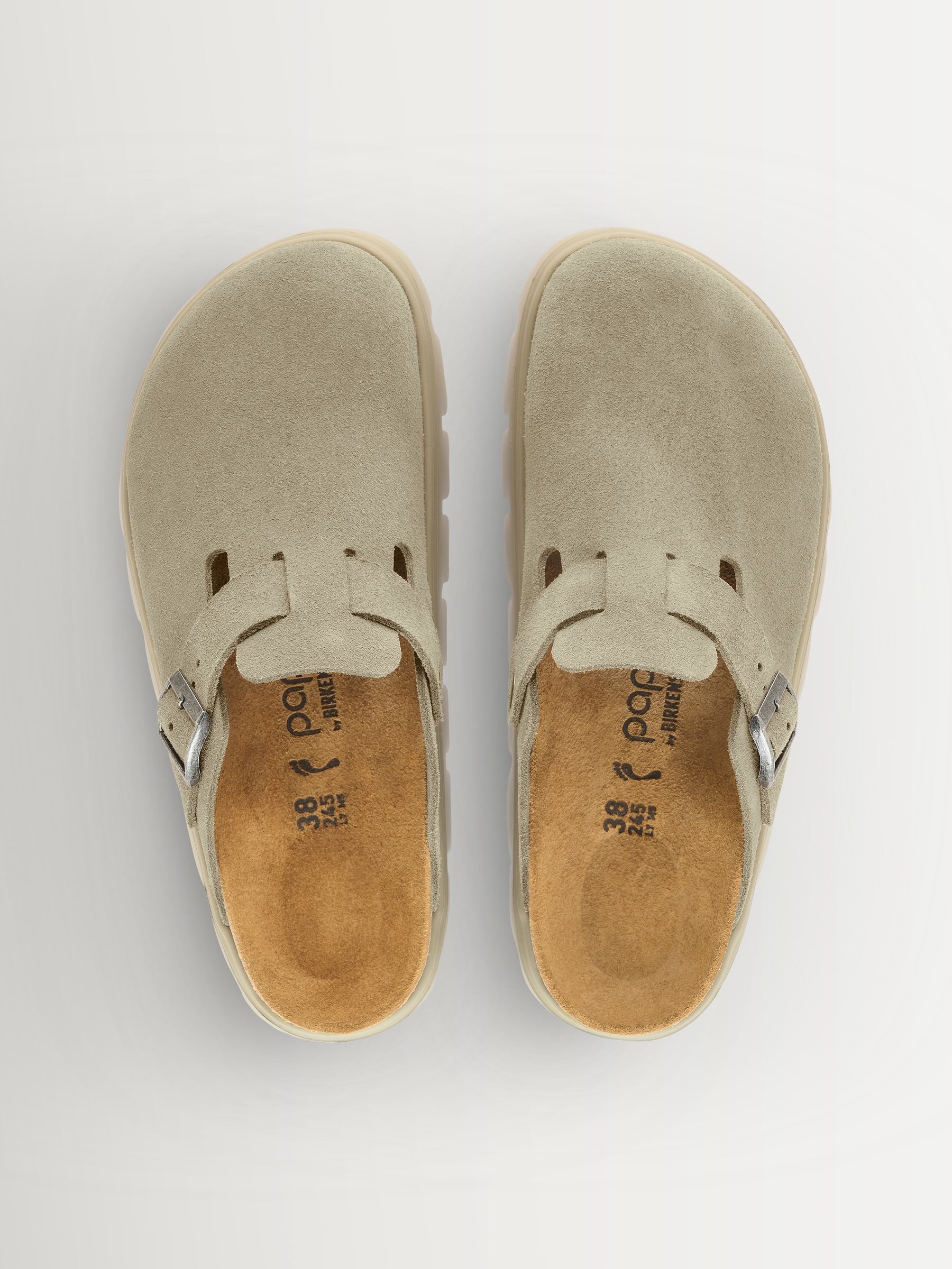 BIRKENSTOCK Boston サンダル ベージュ 42 Next：日本 Birkenstock Boston チャンキー スエード クロッグサンダル