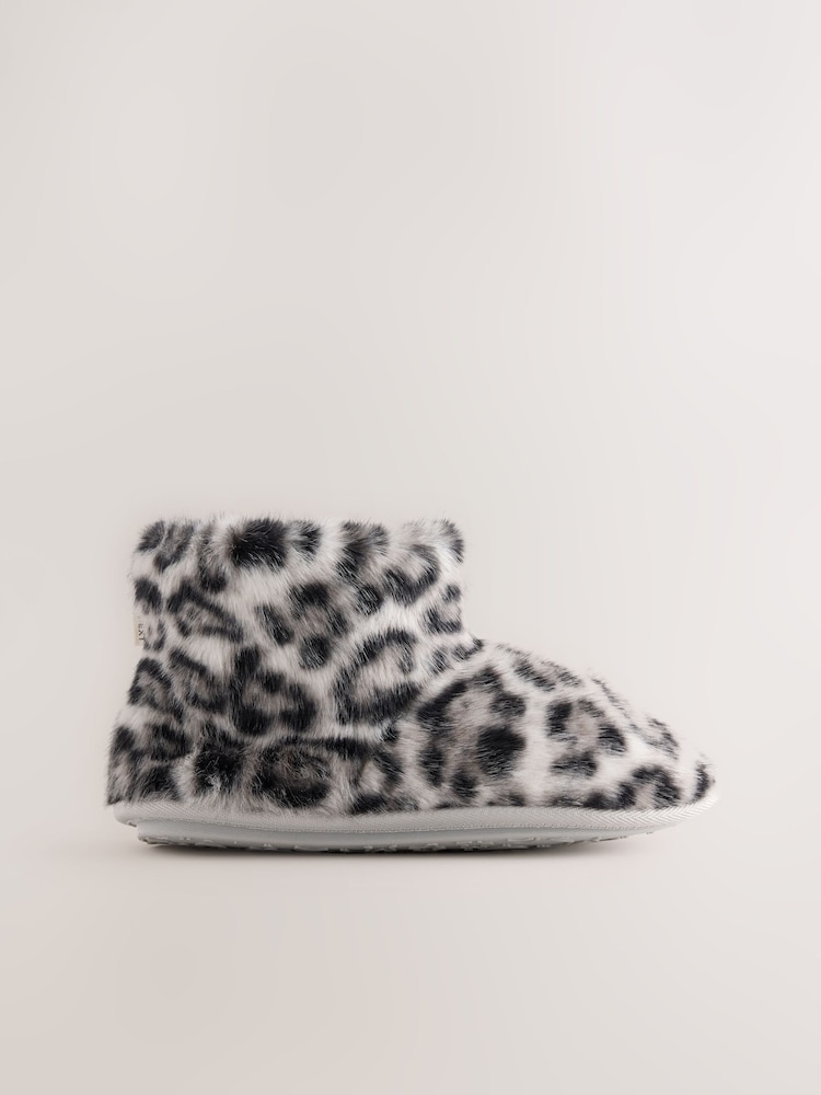 Grey/Black Leopard Print - Mga Faux Fur Boot Slipper - Larawan 1 ng 5 Grey/Black Leopard Print - Mga Faux Fur Boot Slipper - Larawan 1 ng 5