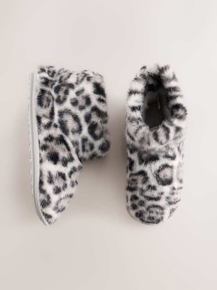 Grey/Black Leopard Print - Mga Faux Fur Boot Slipper - Larawan 2 ng 5 Grey/Black Leopard Print - Mga Faux Fur Boot Slipper - Larawan 2 ng 5