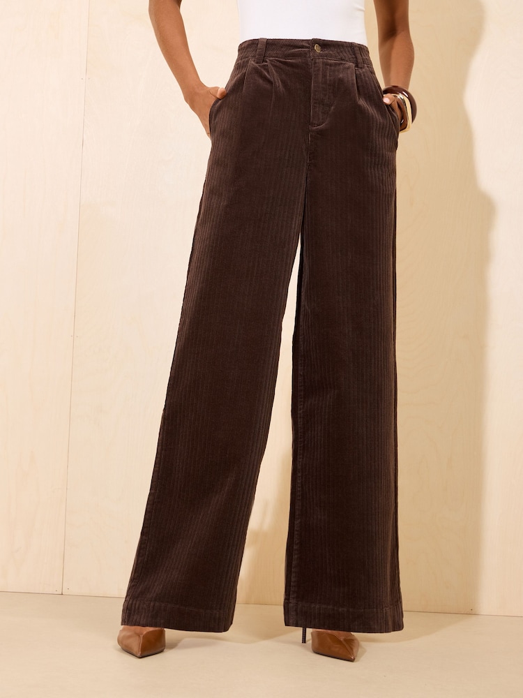 Schokoladenbraun - Friends Like These Tailored-Cordhose mit weitem Bein - Bild 2 von 5 Schokoladenbraun - Friends Like These Tailored-Cordhose mit weitem Bein - Bild 2 von 5