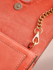 Κοραλί ροζ - B by Ted Baker Suede Chain Cross-Body Bag - Εικόνα 4 από 6