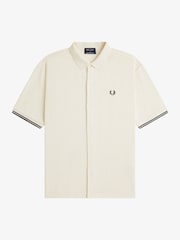 قميص بولو محبوك من نسيج مخرم مزود بأزرار كاملة من Fred Perry - صورة 4 من 5