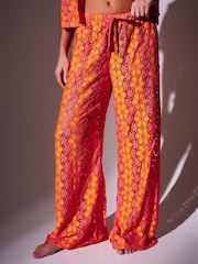 Pantalon sa Dalampasigan na may Malawak na Paa na may Bulaklak na Gantsilyo sa South Beach - Larawan 4 ng 6