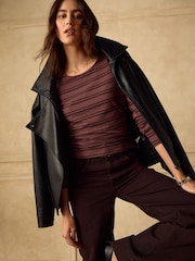 モーブストライプ - Sculpted Crew Neck Long Sleeve T-Shirt - 画像 3 / 8