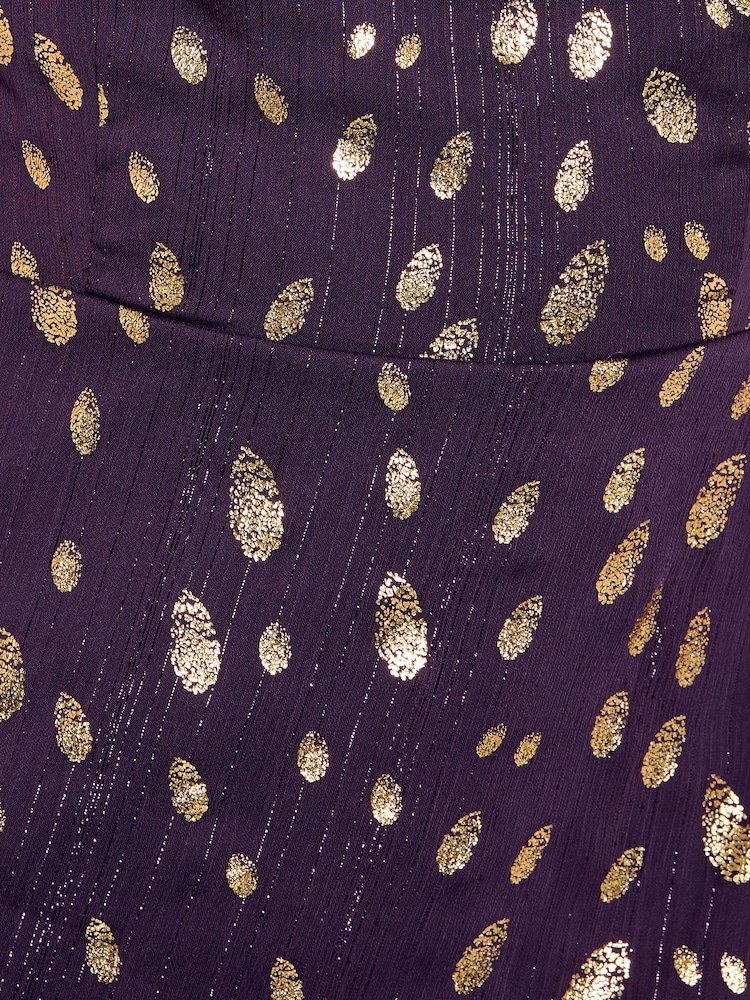 Aubergine lila - Friends Like These Krås Kortärmad Metallfolie Midi Klänning - Bild 6 av 6 Aubergine lila - Friends Like These Krås Kortärmad Metallfolie Midi Klänning - Bild 6 av 6
