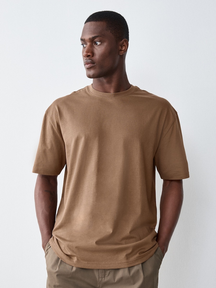 Castanho - Ajuste descontraído - Camiseta de algodão com gola redonda Essential - Imagem 1 de 8