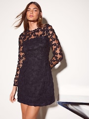 Schwarz - Friends Like These Lace Floral Long Sleeve Mini Dress - Bild 1 von 7