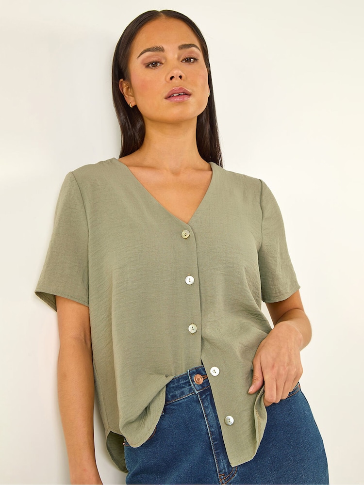 Blusa abotonada con cuello en pico Petite de Roman - Imagen 1 de 5