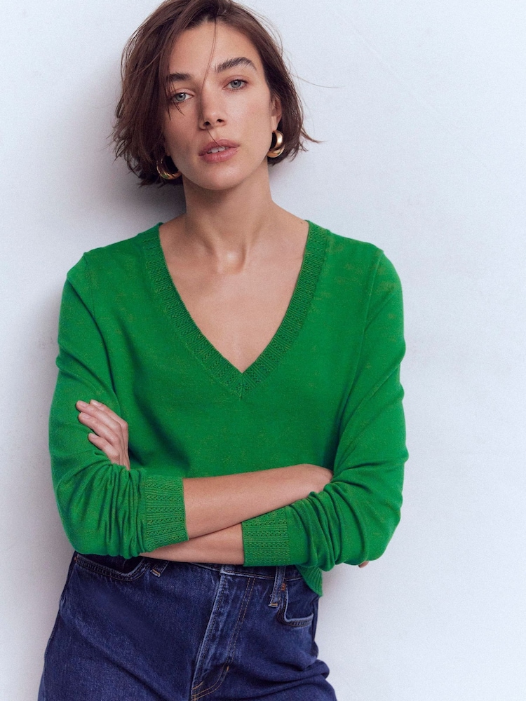 Boden סוודר כותנה עם צווארון וי, דגם Emilia - תמונה 1 מתוך 6