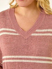 Rosa - Suéter de punto con Cuello de pico y rayas curvas Roman - Imagen 6 de 6