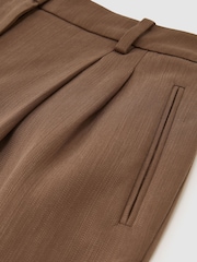 Taupe Neutral - Zožane nabrane hlače Reiss Clay Lyocell - Slika 6 iz 6