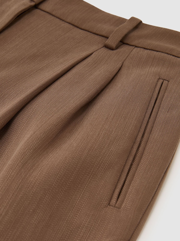 Taupe Neutral - Zožane nabrane hlače Reiss Clay Lyocell - Slika 6 iz 6