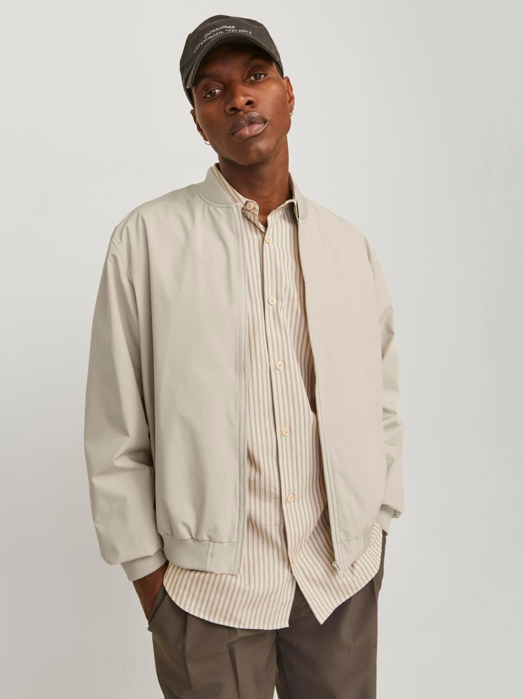 Next：日本 Jack & Jones ライトウェイト ボンバージャケット from