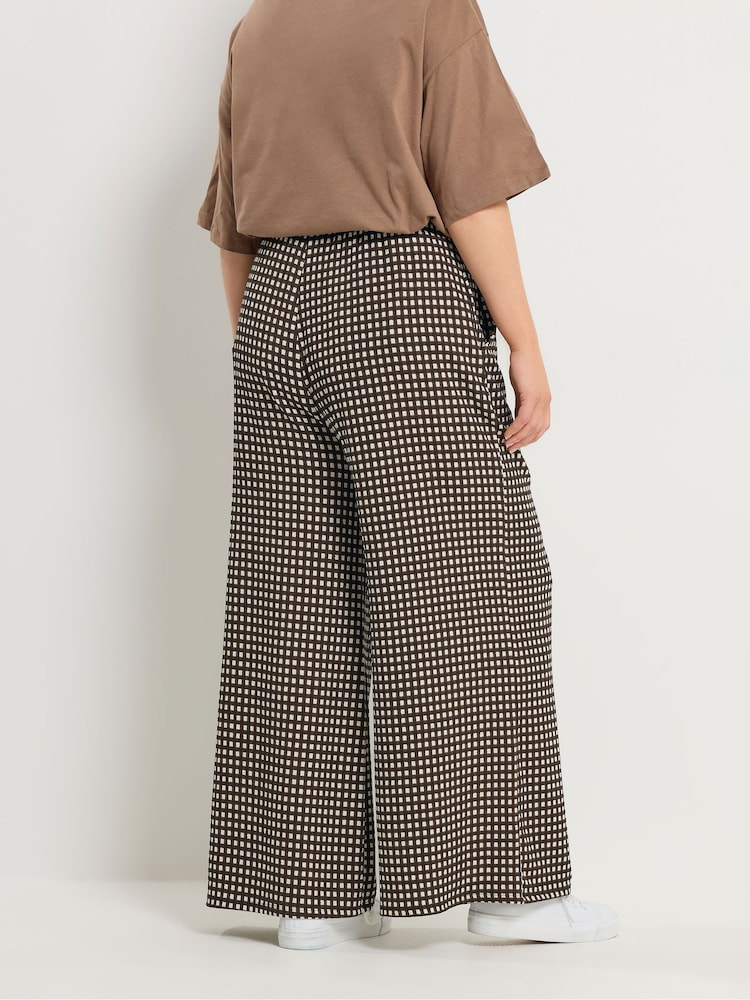 Yours Curve Gingham Wide Leg Trousers 28" - תמונה 2 מתוך 5 Yours Curve Gingham Wide Leg Trousers 28" - תמונה 2 מתוך 5