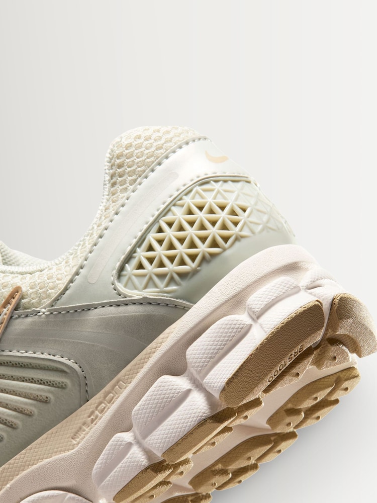 Nike Neutral Zoom Vomero 5 Trainers - Image 7 of 7