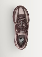 Nike Pink Burgundy Zoom Vomero 5 Trainers - Image 4 of 7