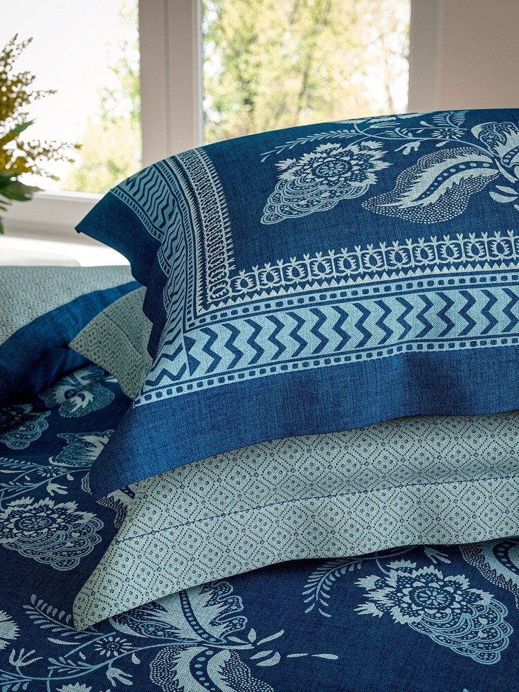 V&A Indigo Eastern Bloom 200 TC Pillowcase Pair - Image 5 of 5