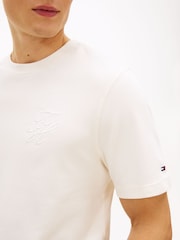 كريم - Tommy Hilfiger Tonal Logo Embroidery Crew Neck T-Shirt - Image 4 of 5