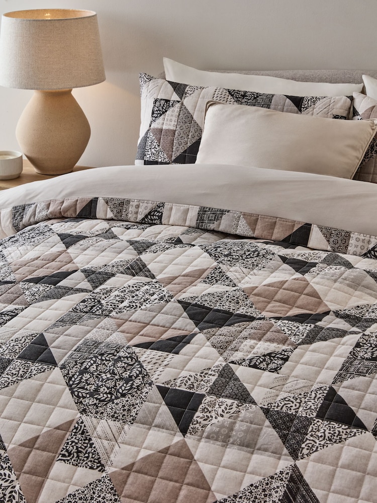 Black/White Quilted Patchwork 2.5 Tog Duvet Cover and Pillowcase Set - Image 2 of 4