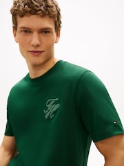 أخضر - Tommy Hilfiger Tonal Logo Embroidery Crew Neck T-Shirt - Image 4 of 5
