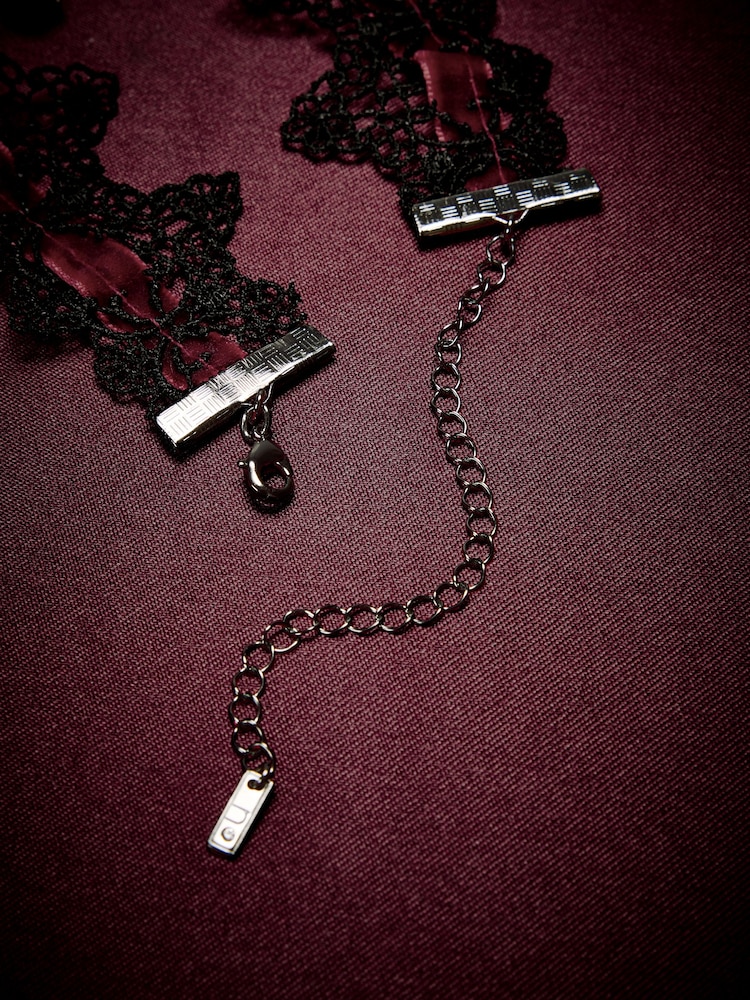 Black Halloween Rose Choker Necklace - Image 3 of 3 Black Halloween Rose Choker Necklace - Image 3 of 3