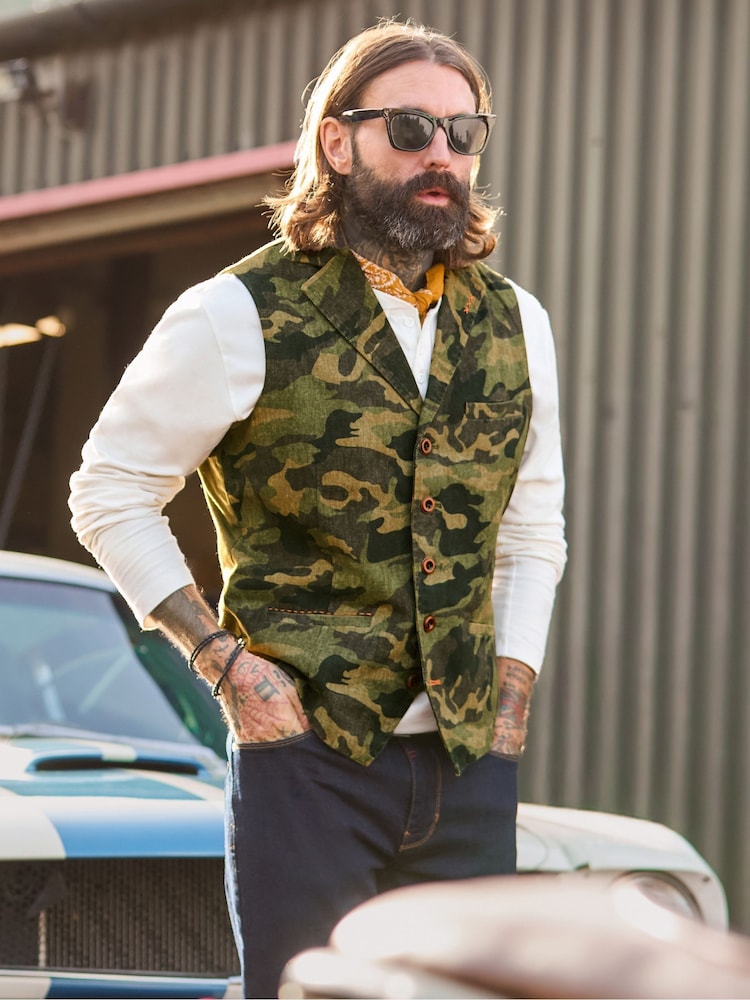 Joe Browns Cool In Camo Waistcoat - Εικόνα 1 του 9