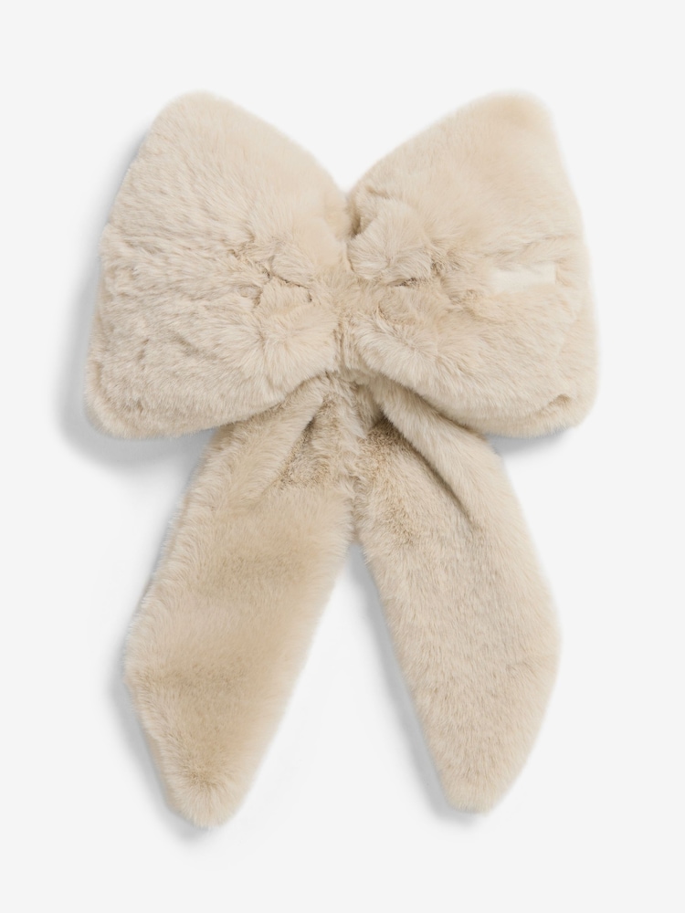 Natural Faux Fur Bow Hottie - Image 6 of 6 Natural Faux Fur Bow Hottie - Image 6 of 6