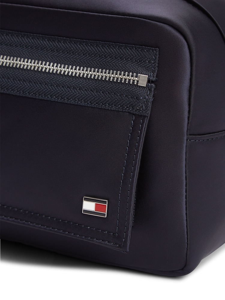 Tommy Hilfiger Blue Enamel Flag Travel Washbag - Image 4 of 4
