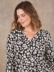 Live Unlimited Black Ditsy Print Split Sleeve Tunic - Image 4 of 5