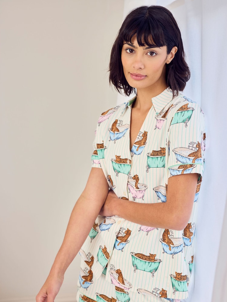 Chelsea Peers Green Bubble Bath Leopards Print Short Pyjamas Set - Image 2 of 5