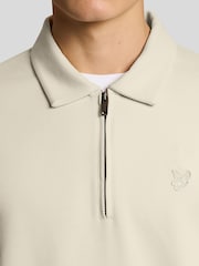 سويت شيرت بقصّة مريحة وياقة وقماش انترلوك من Lyle & Scott - Image 4 of 6