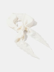 Cream - Mint Velvet Satin-Schal mit Spitzendetail - Bild 3 von 4