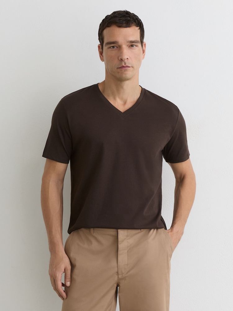Reiss Coco Brown Dayton Cotton V-neck Tailored-Fit T-Shirt - Image 1 of 6
