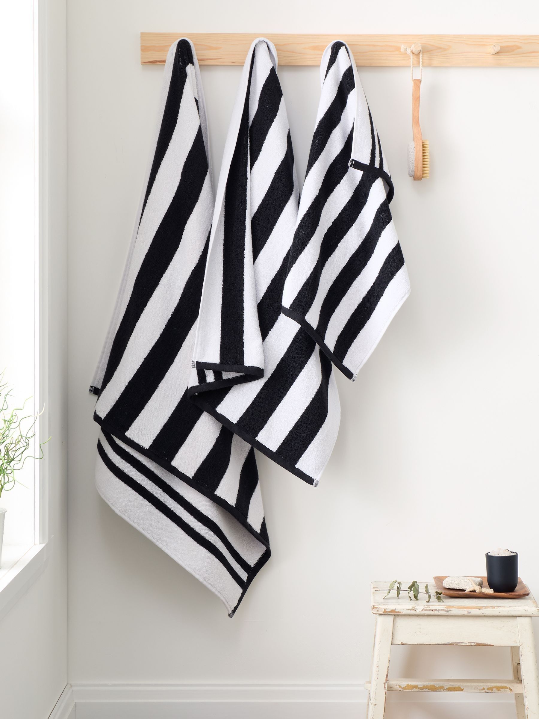 Reversible Stripe Jacquard 100% Cotton Bath Sheet - Image 6