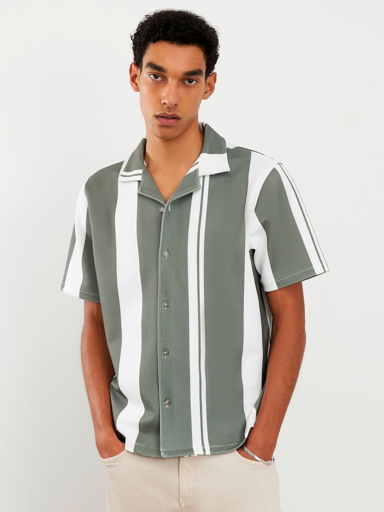 River Island Green Slim Fit Slinky Revere Shirt - Image 1 of 4 River Island Green Slim Fit Slinky Revere Shirt - Image 1 of 4