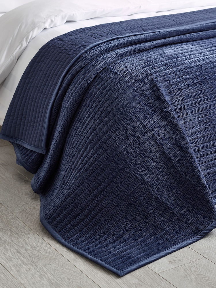 Catherine Lansfield Velvet Pinsonic Quilted Bedspread - Imaginea 1 din 3