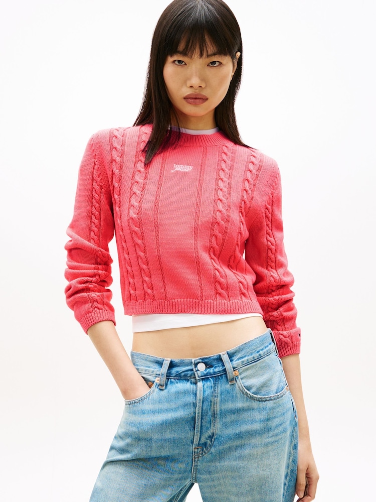 Rosa - Tommy Jeans Logo Embroidery Cable Knit Slim Jumper - Imagen 1 de 5