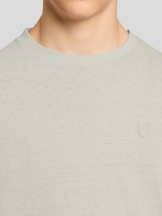 تيشرت من مزيج الكتان من Lyle & Scott - Image 4 of 5