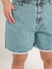 Yours Curve Blue Scallop Lace Edge Denim Shorts - Image 4 of 5