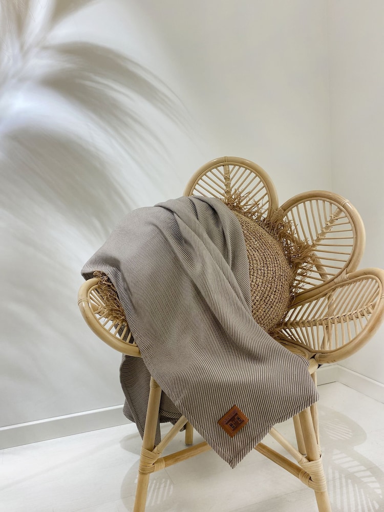 Casa Lusso Paloma Opus Turkish Cotton Luxury Throw - Image 2 of 5