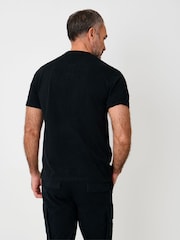 أسود - تيشرت بياقة صغيرة مصنوع من قطن ناعم من Saltwell - Image 2 of 4