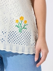 Yours Curve White Mini Ditsy Knitted Waistcoat - Image 4 of 5