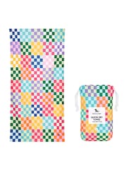 منشفة شاطئ سريعة الجفاف من Dock & Bay - Image 2 of 2